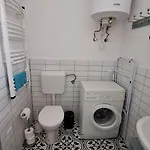 Roli Bacsi Haza